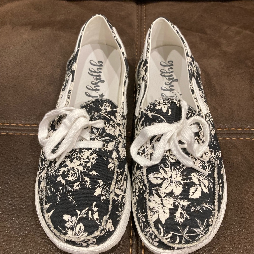 Gypsy Jazz boat shoes, size 8.5, EUC